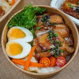 ข้าวใหม่ไก่ย่างซอส(สันผีเสื้อ)