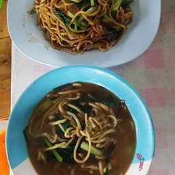 ร้านหมี่ผัดแก้วอาหารตามสั่ง