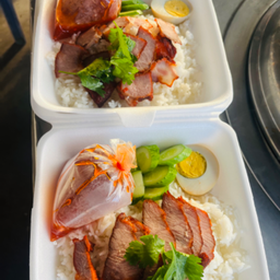 ข้าวหมูแดง