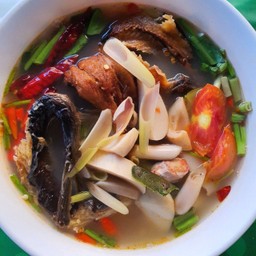 ต้มโคล้งปลากรอบ