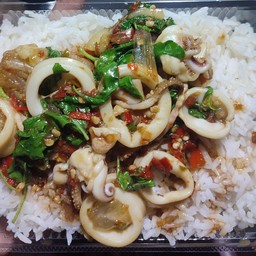 กะเพราปลาหมึก