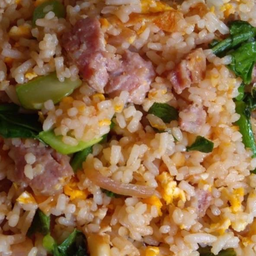 ข้าวผัดแหนม
