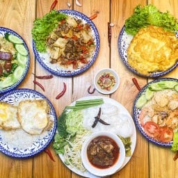 ครัววังทอง ข้าวแกง ตามสั่ง อาหารจานด่วน บางแก้ว