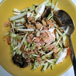 ตำมะม่วงไข่เค็มปูดอง