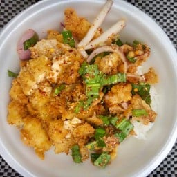 [อร่อยซ่ากับโค้ก] ข้าวยำไก่แซ่บ +  โค้ก ออริจินัล (กระป๋อง)