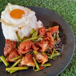 ข้าวผักบุ้งผัดพริก..