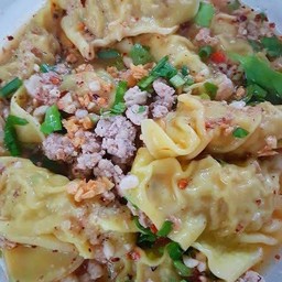 ก๋วยเตี๋ยวเกี๊ยวต้มยำ