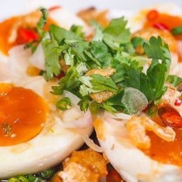 ยำไข่เค็ม