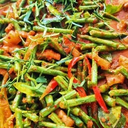 ชากาแฟ ข้าวเหนียวหมูปิ้ง/ ขนมจีบไส้หมู