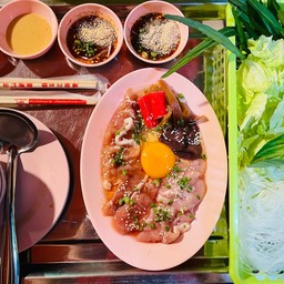 ตาอ้วนจิ้มจุ่ม เยื้องๆพี่เสือคาร์แค