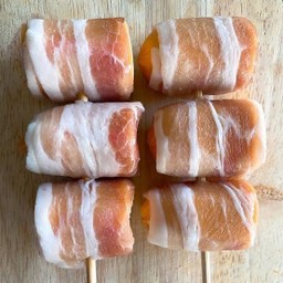 สามชั้นพันไส้กรอก(ชีส)