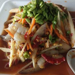 แม่อ้อยตำระเบิด