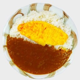 ข้าวแกงกะหรี่และออมเล็ตชีส