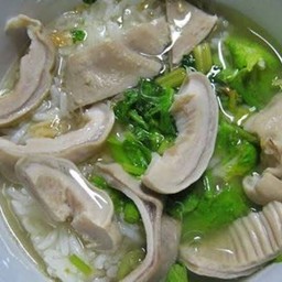 ข้าวต้มกระเพาะหมู