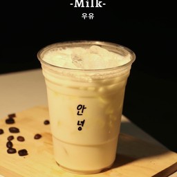 นมสด-22 Oz.สกัดจากวัวตัวเมียสีขาวดำ