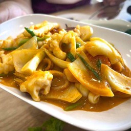 หมึกผัดไข่เค็ม