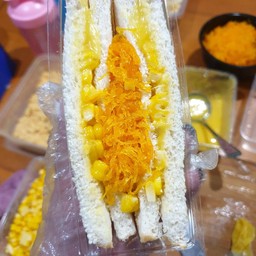 ร้านข้าวไก่ทอด(ซอย13) ยำไก่แซ่บ ไก่เกาหลี