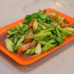 ผัดผักคะน้าไฟแดง