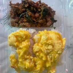 ข้าวกระเพราหมูสับ&ไข่ขยี้