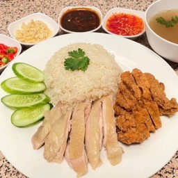ข้าวมันไก่ผสม ทอด+ต้ม(พิเศษ)
