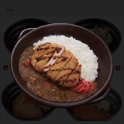 ข้าวแกงกะหรี่หน้าหมูชุบเกล็ดขนมปัง