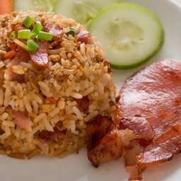 ข้าวผัดเบคอน