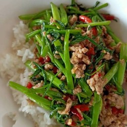 ข้าวผักบุ้งหมูสับ