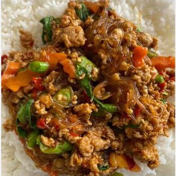 ข้าวกระเพราวุ้นเส้นหมูสับ