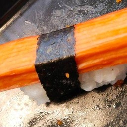 ซูชิข้าวปั้นปูอัด