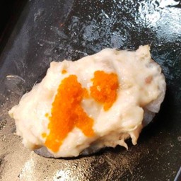 ซูชิหน้าสลัดทูน่า