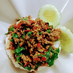 กะเพราราดข้าว