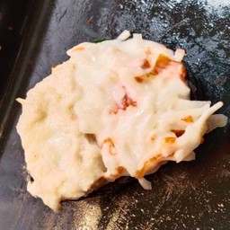 ซูชิหน้าสลัดปูอัดสลัดทูน่า