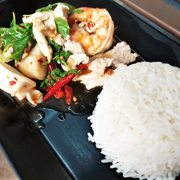 ข้าวกระเพราทะเล