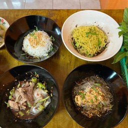 ร้านเผ็ดเด็ดทุกชาม คลองเตย