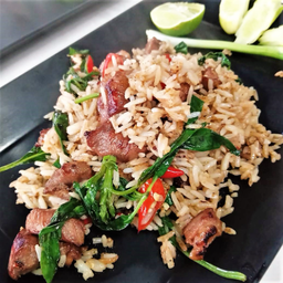 ขัาวกระเพราหมูแดด