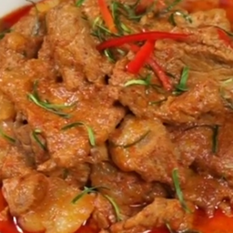 ข้าวพริกแกงเนื้อ