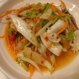 ยำปลาหมึก ไข่หมึก