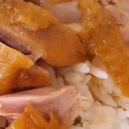 ลูกชิ้นทอด ป้ามะลิ ( ตลาดเจ้ผ่อง ไกล้ทางรถไฟ )