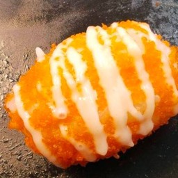 ซูชิบอลไส้แซลมอนย่างเนย