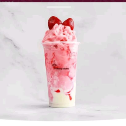 สตรอว์เบอร์รี่นมสดโยเกิร์ตปั่น