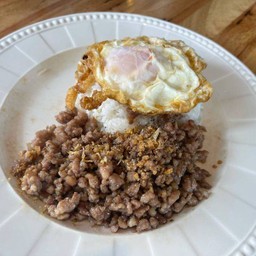 ข้าวหมูสับทอดกระเทียมพริกไทย