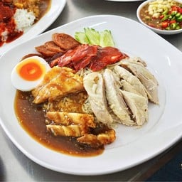 จุกจุก ข้าวมันไก่ ก๋วยเตี๋ยว หมูแดงหมูกรอบ ศรีราชา