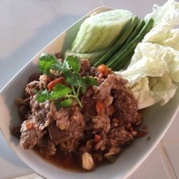 หมู หรือ เนื้อผัดกะปิ