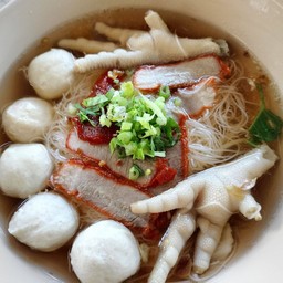 ก๋วยเตี๋ยว ตีนไก่