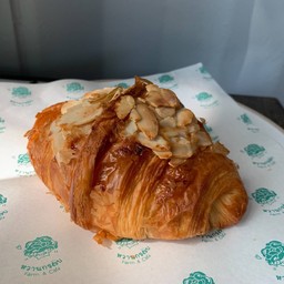 ครัวซองอัลมอลด์ Croissant Almond(75g)