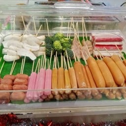 ลูกชิ้นปิ้งย่าง & หมาล่า รสเด็ด by เจ้าจอม โลตัสบางกรวย ไทรน้อย