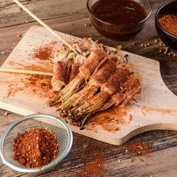 เบคอนพันเห็ดเข็มทอง10ไม้แถม1ไม้