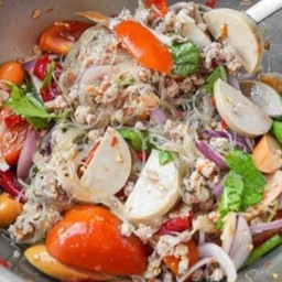 ยำวุ้นเส้นหมูสับหมูยอ