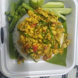 คั่วกลิ้ง ไก่สับ (ราดข้าว)