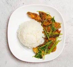 ข้าวราดผัดขึ้นฉ่ายปลานิล